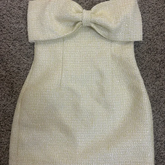 Meshki Strapless Cream Dress with Bow - Picture 3 of 4